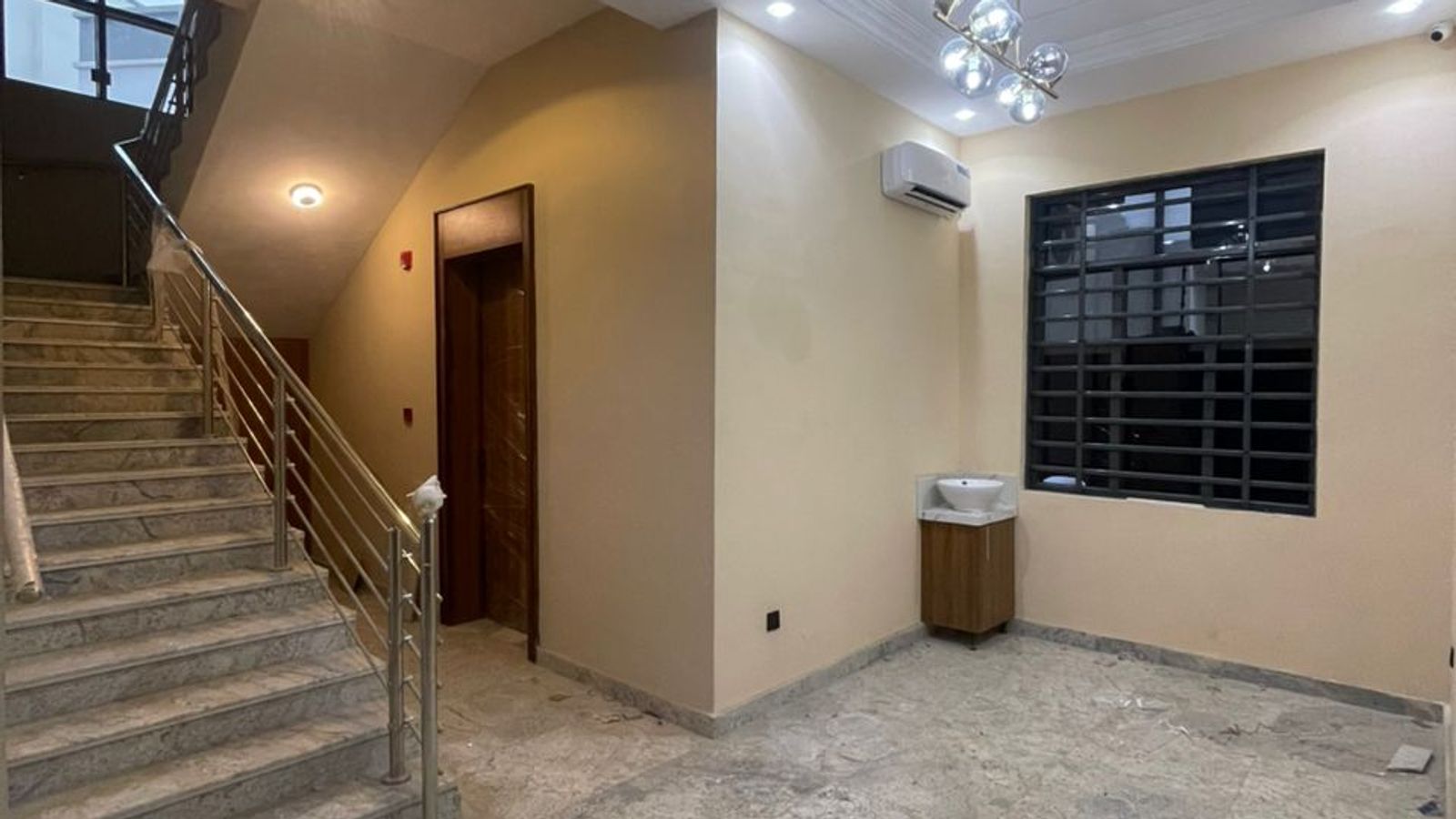 5 Bedroom Fully Detached Duplex