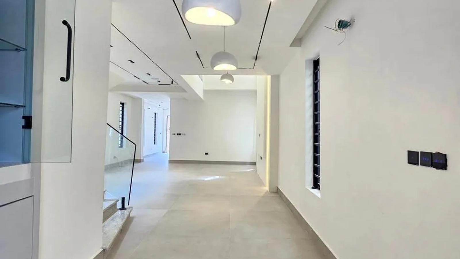 5 Bedroom Fully Detached Duplex