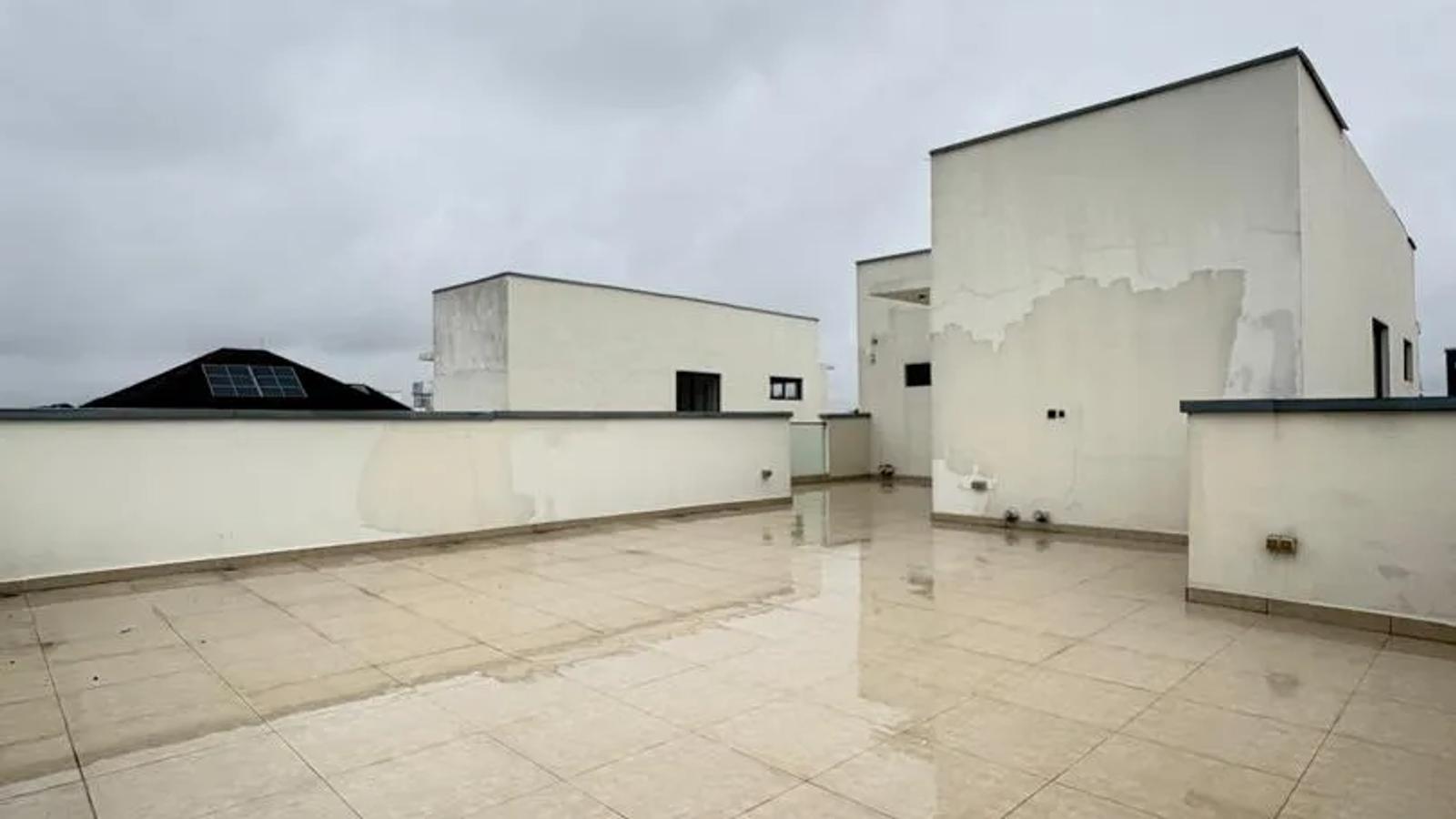 5 Bedroom Fully Detached Duplex