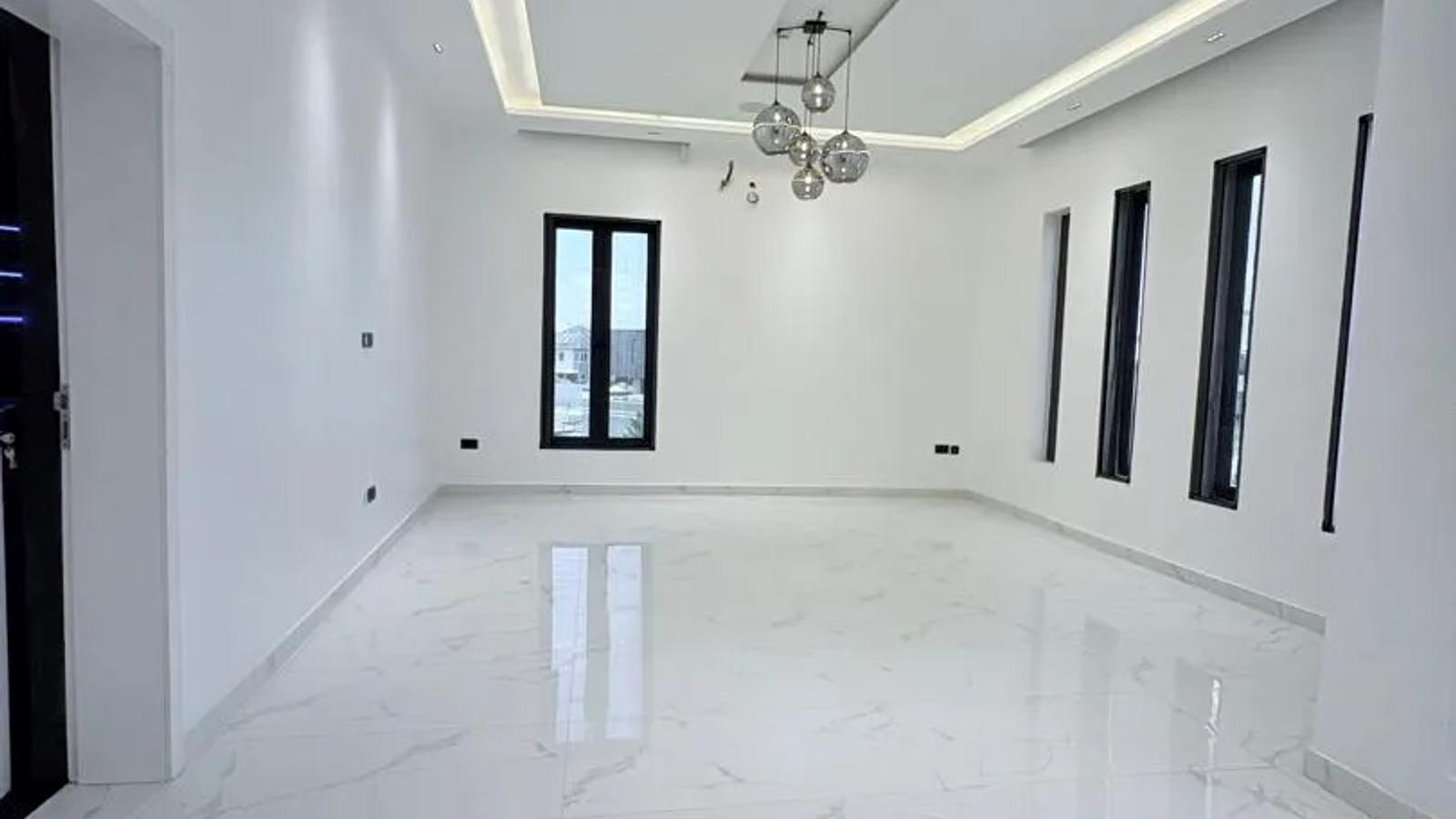 7 Bedroom Fully Detached Duplex