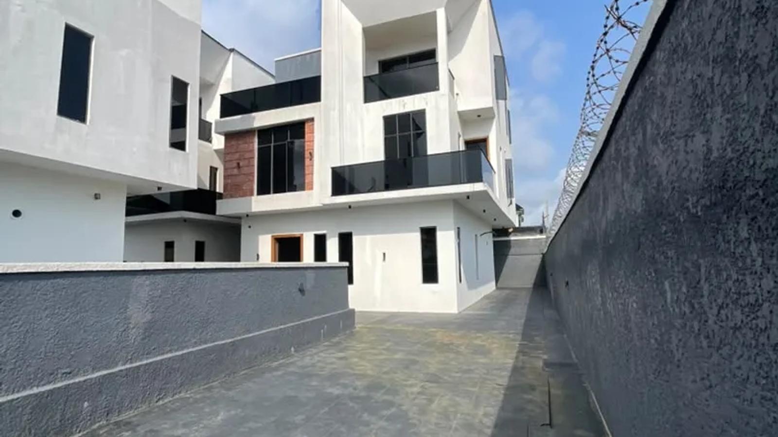 4 Bedroom Fully Detached Duplex