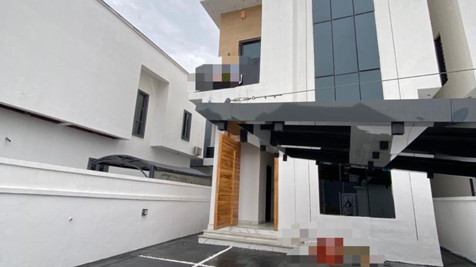 5 Bedroom Fully Detached Duplex