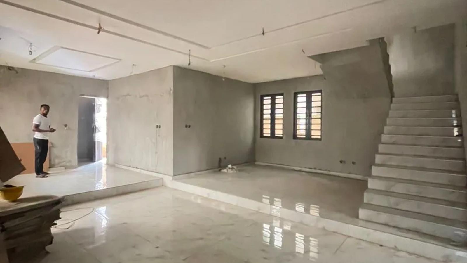 4 BEDROOM FULLY DETACHED DUPLEX