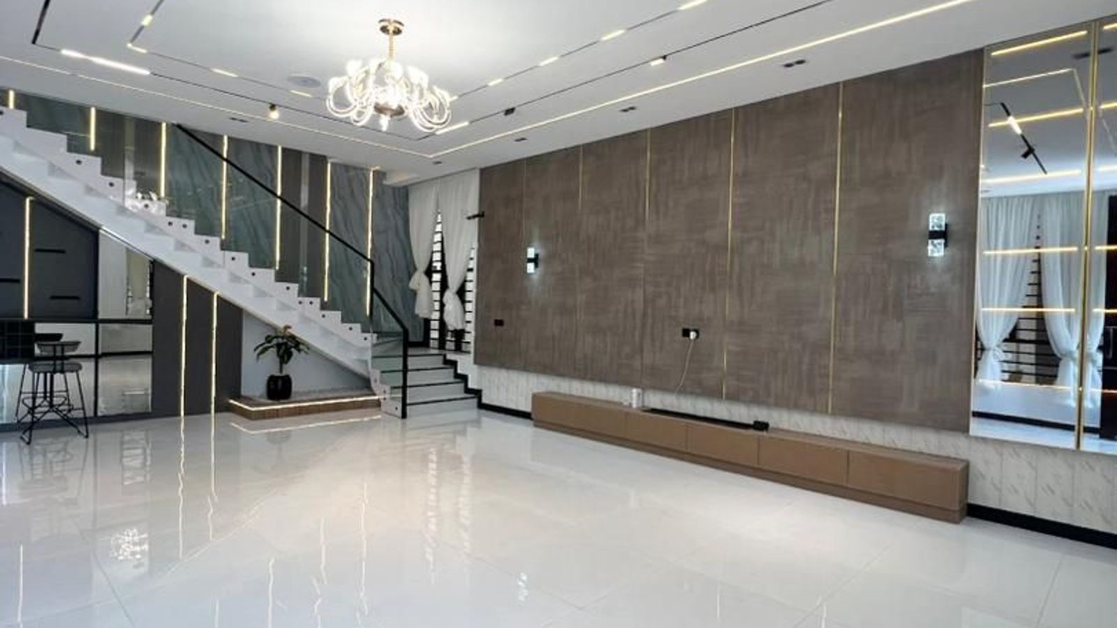 5 Bedroom Duplex