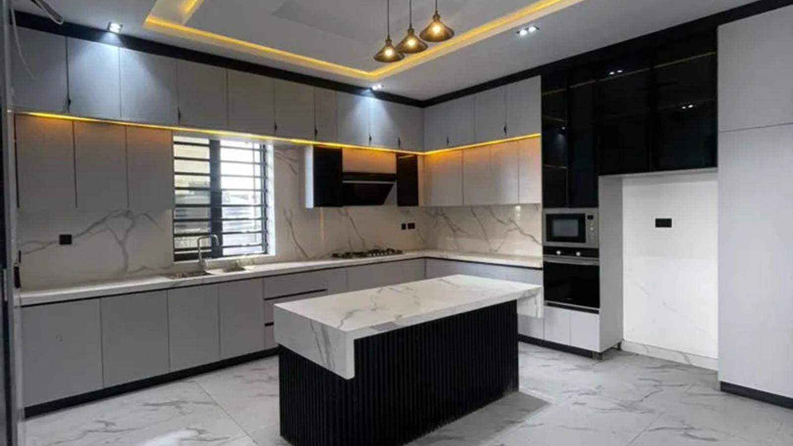 5 Bedroom Fully Detached Duplex