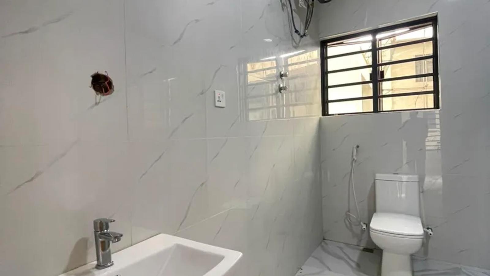 5 BEDROOM FULLY DETACHED DUPLEX WITH BQ