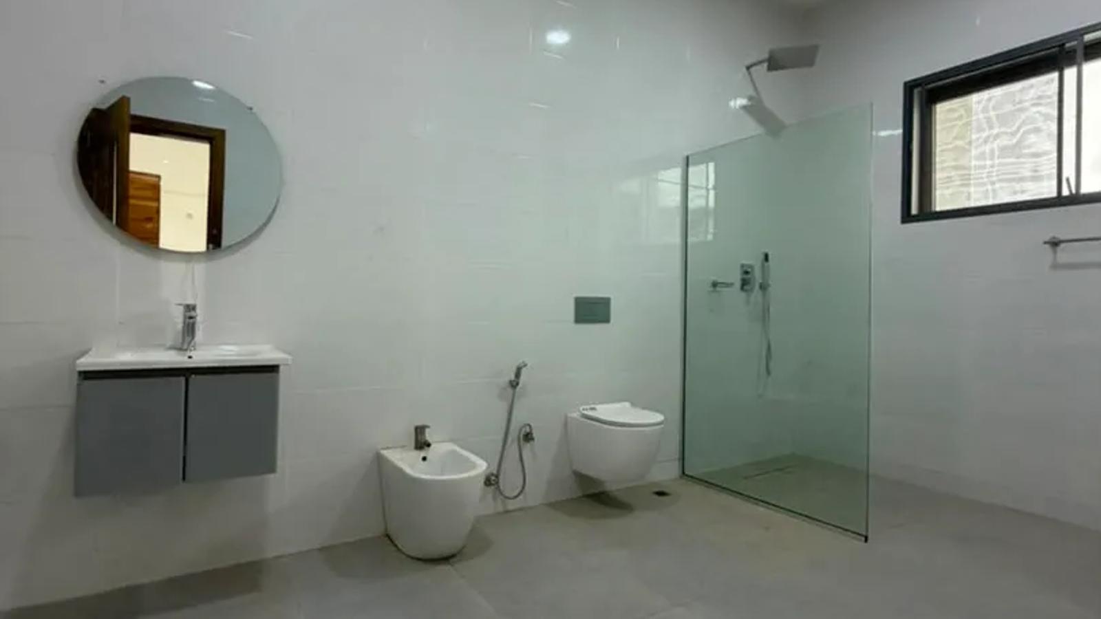 5 Bedroom Fully Detached Duplex