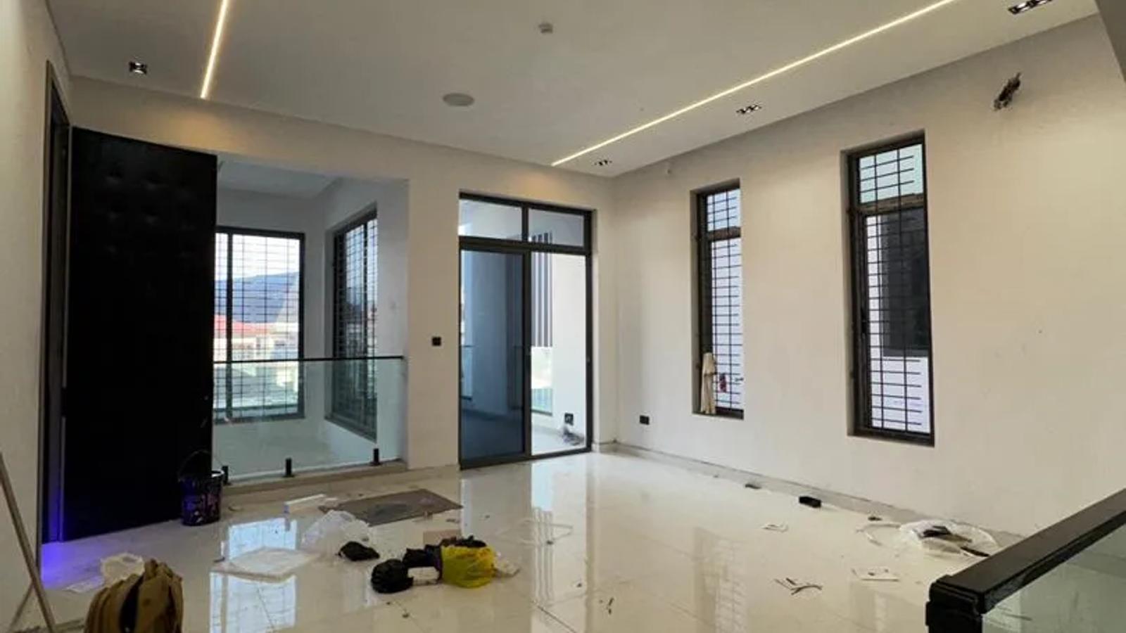 5 Bedroom Fully Detached Duplex