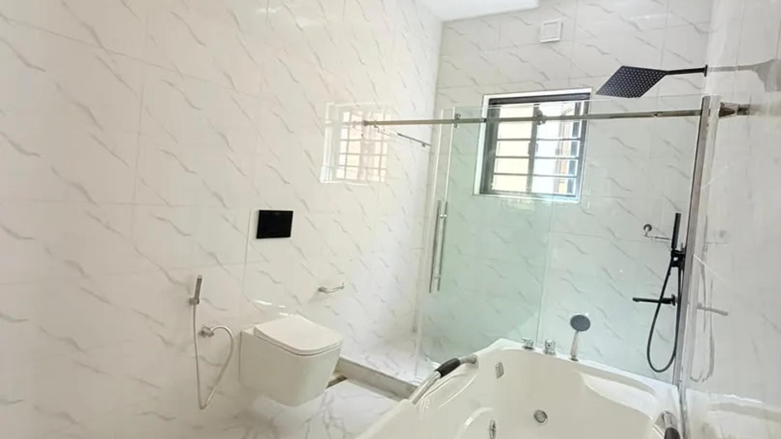 5 Bedroom Fully Detached Duplex