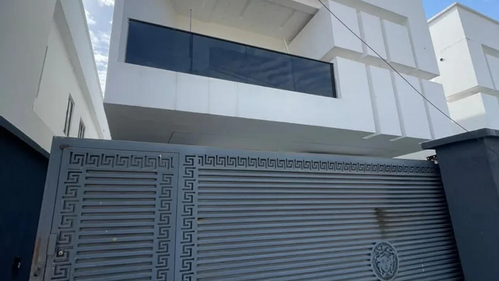 5 BEDROOM FULLY DETACHED DUPLEX WITH BQ