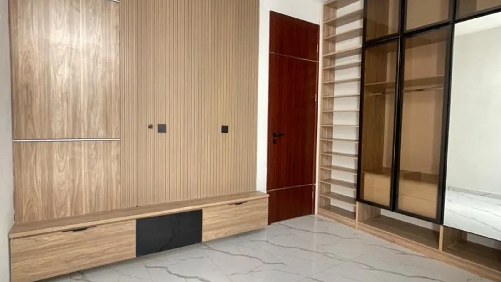 5 BEDROOM FULLY DETACHED DUPLEX WITH BQ
