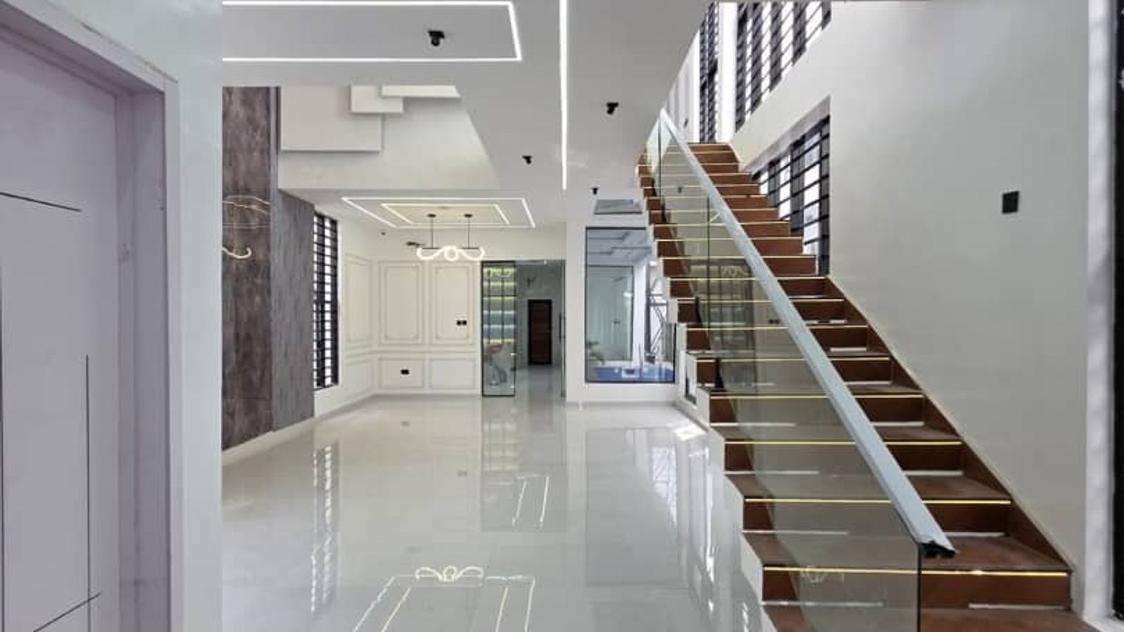 5 Bedroom Fully Detached Duplex