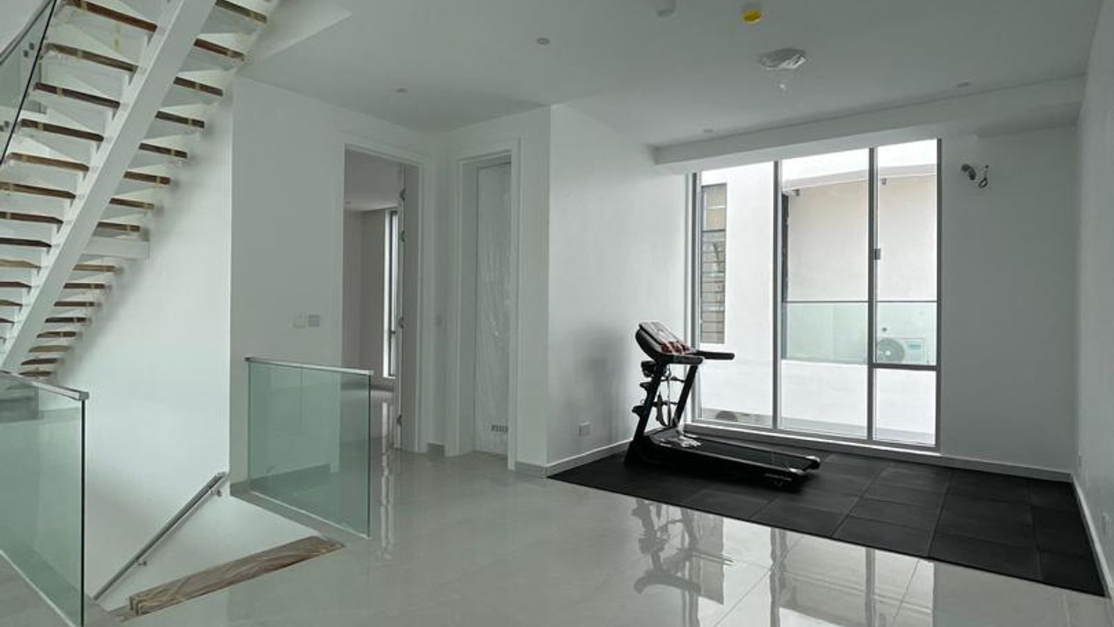 5 Bedroom Fully Detached Duplex