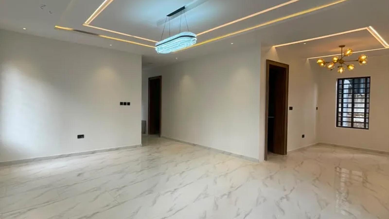 4 BEDROOM FULLY DETACHED DUPLEX