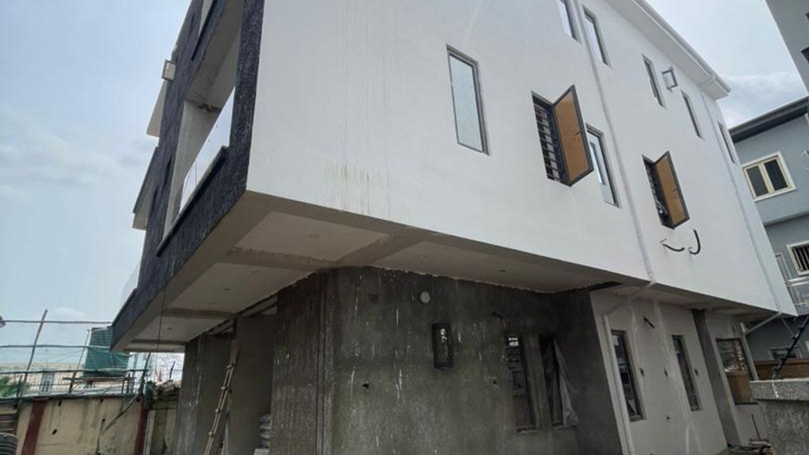 4 Bedroom Semi Detached Duplex