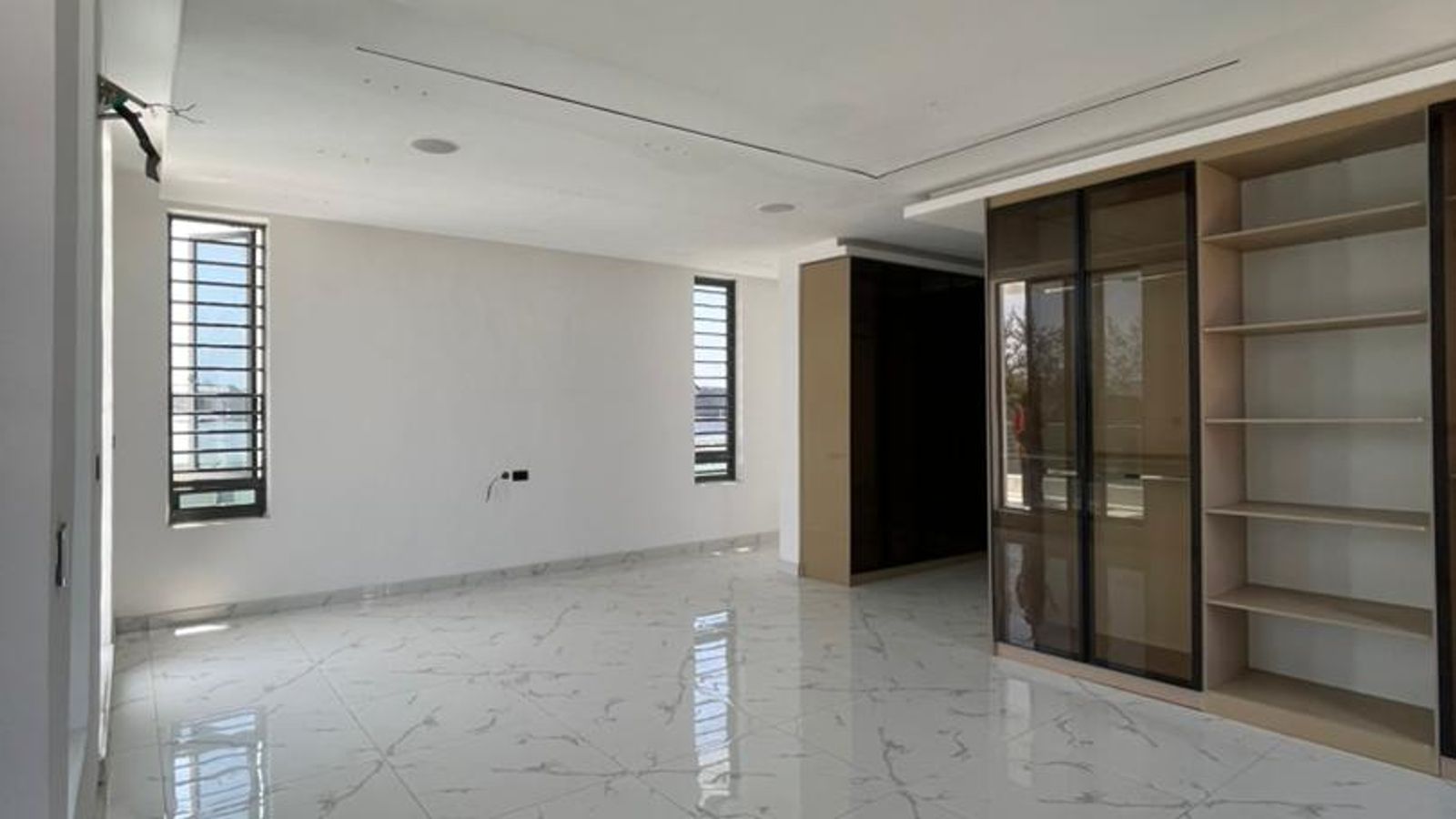 5 Bedroom Fully Detached Duplex