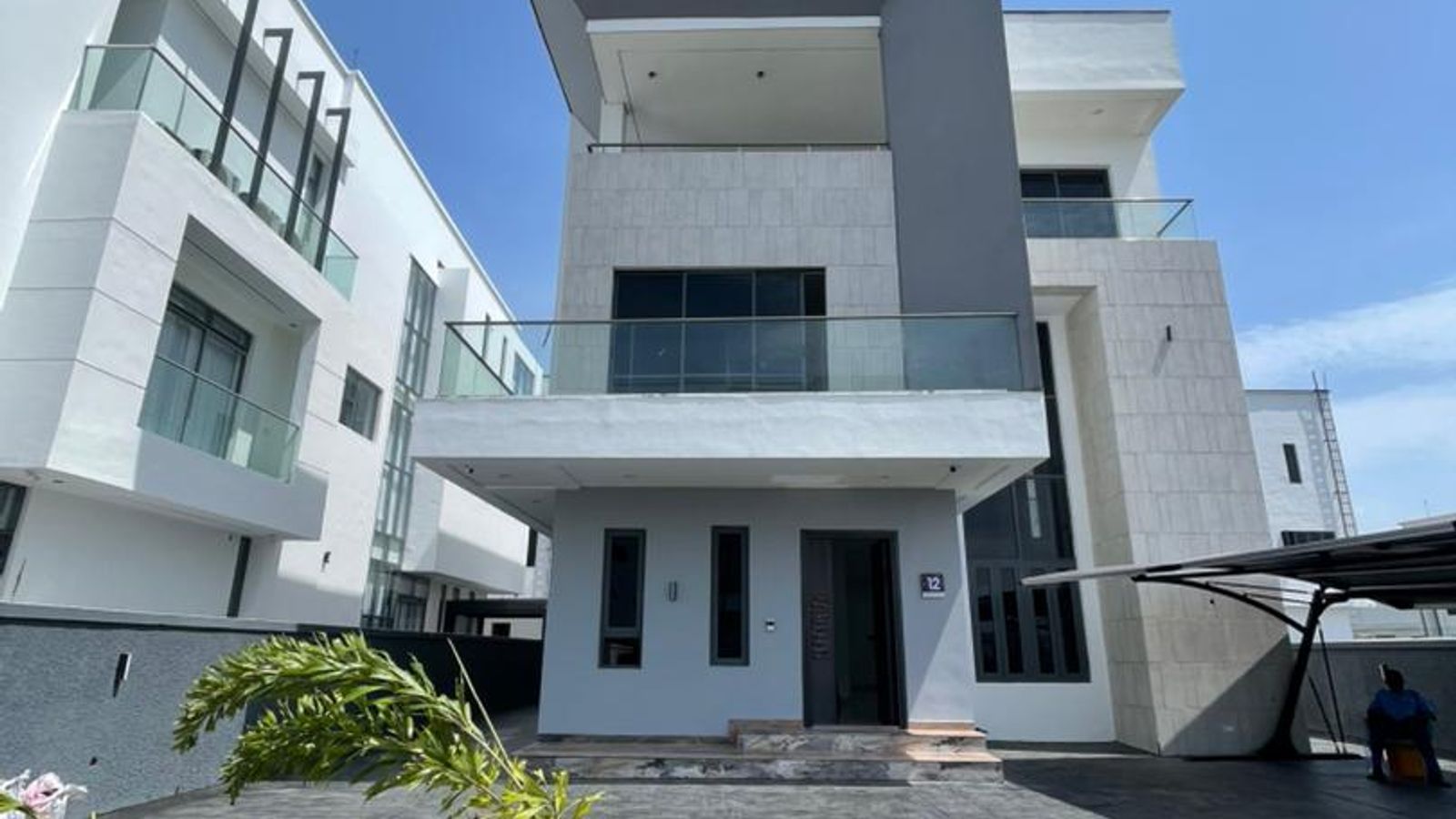 5 Bedroom Fully Detached Duplex