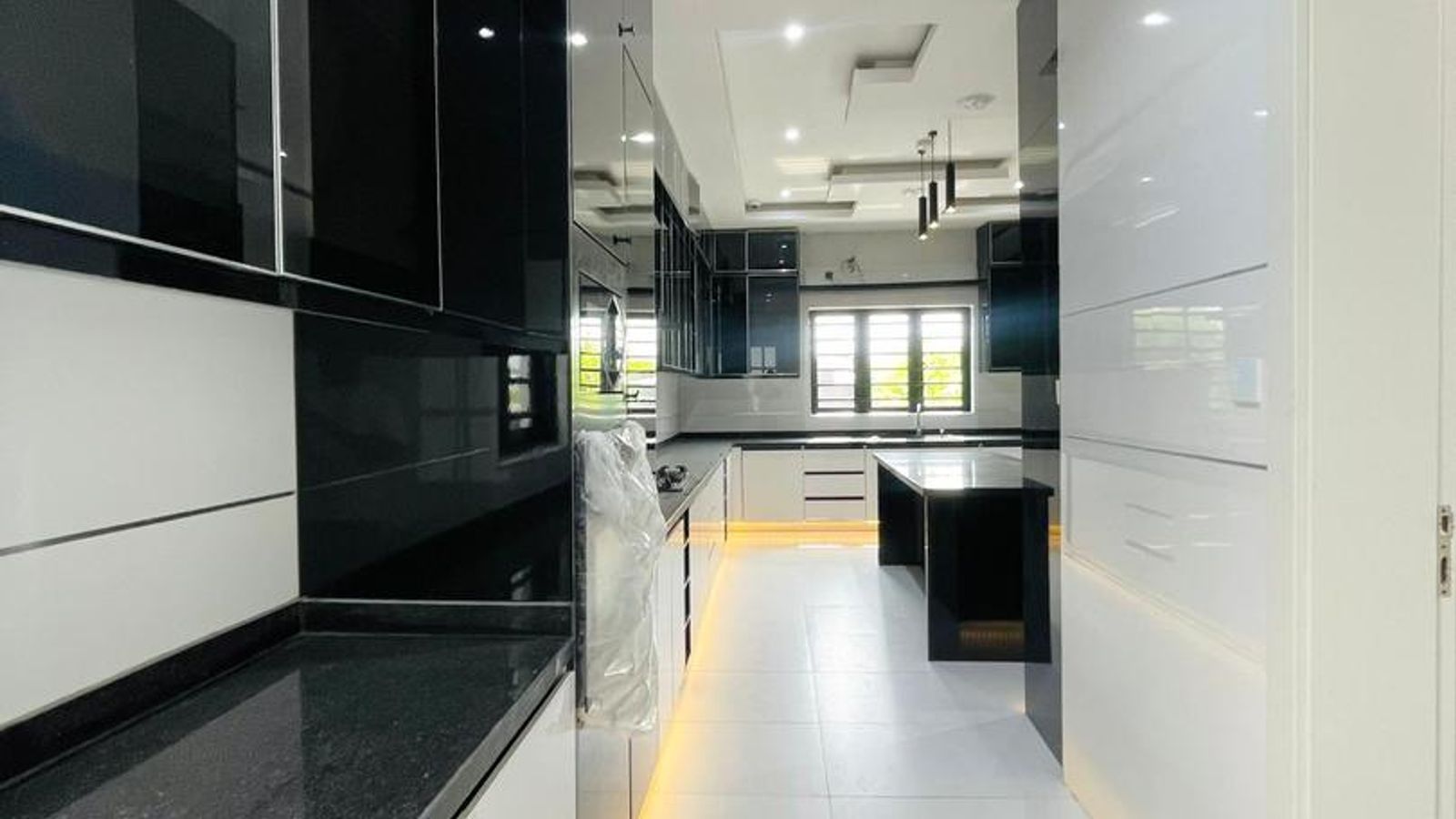 5 Bedroom Fully Detached Duplex