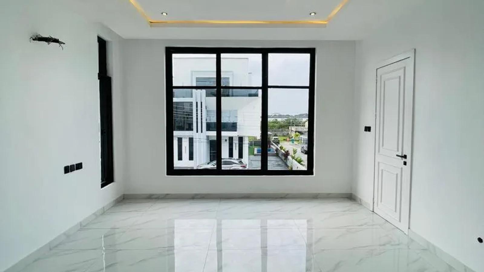 5 Bedroom Fully Detached Duplex
