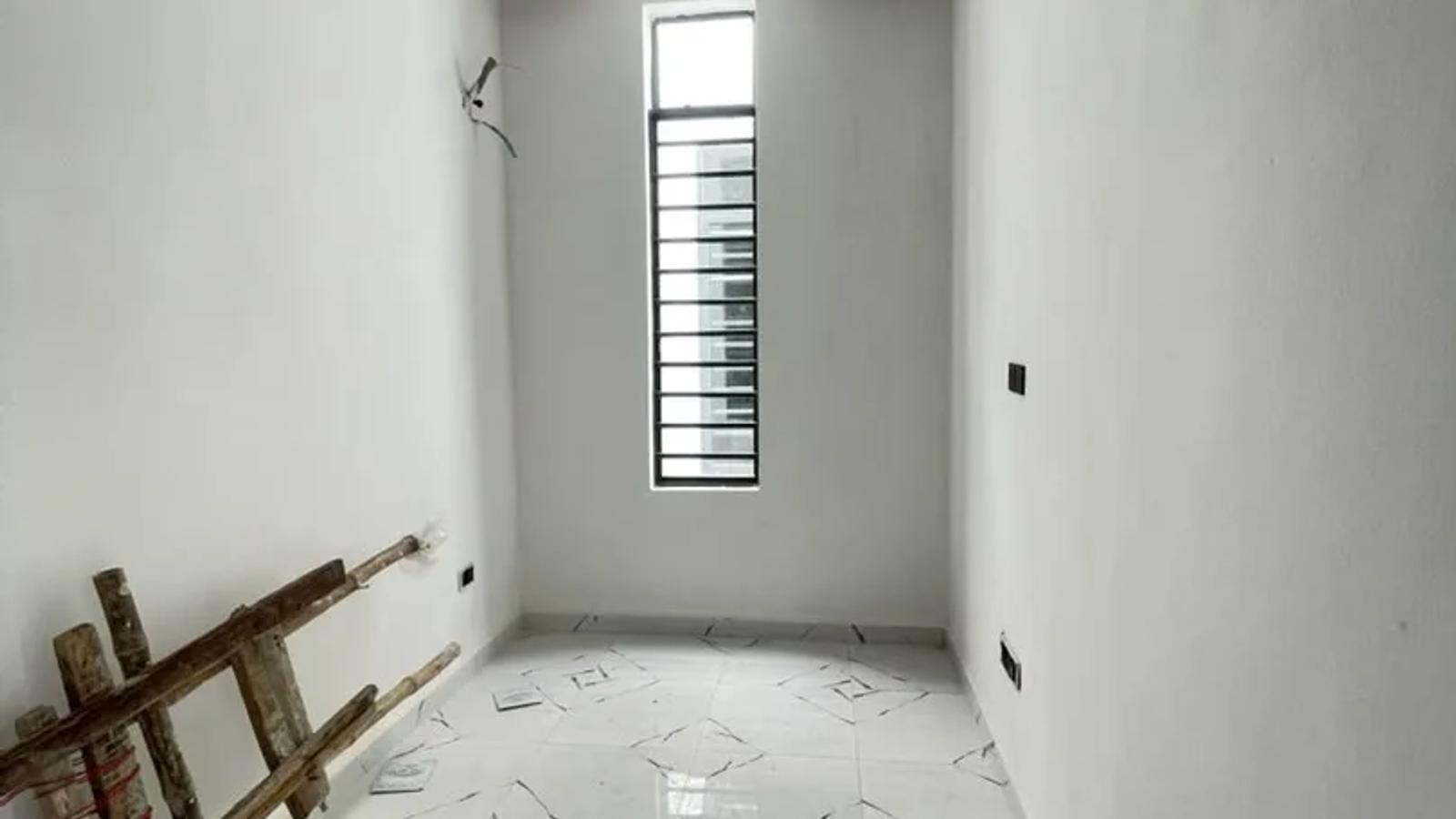 4 BEDROOM SEMI-DETACHED DUPLEX WITH BQ