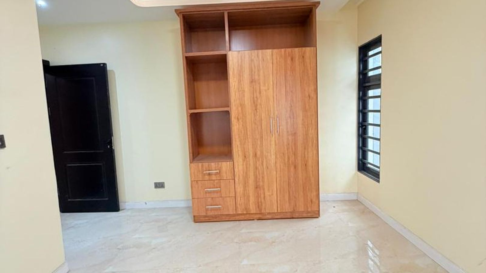 5 Bedroom Fully Detached Duplex