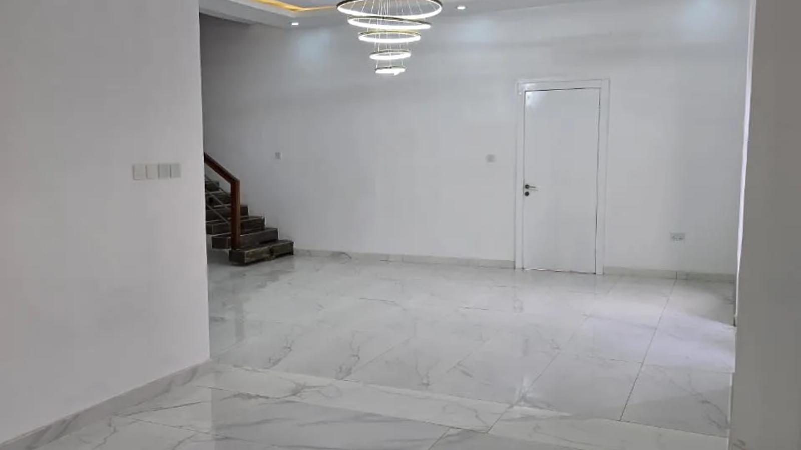 5 Bedroom Fully Detached Duplex