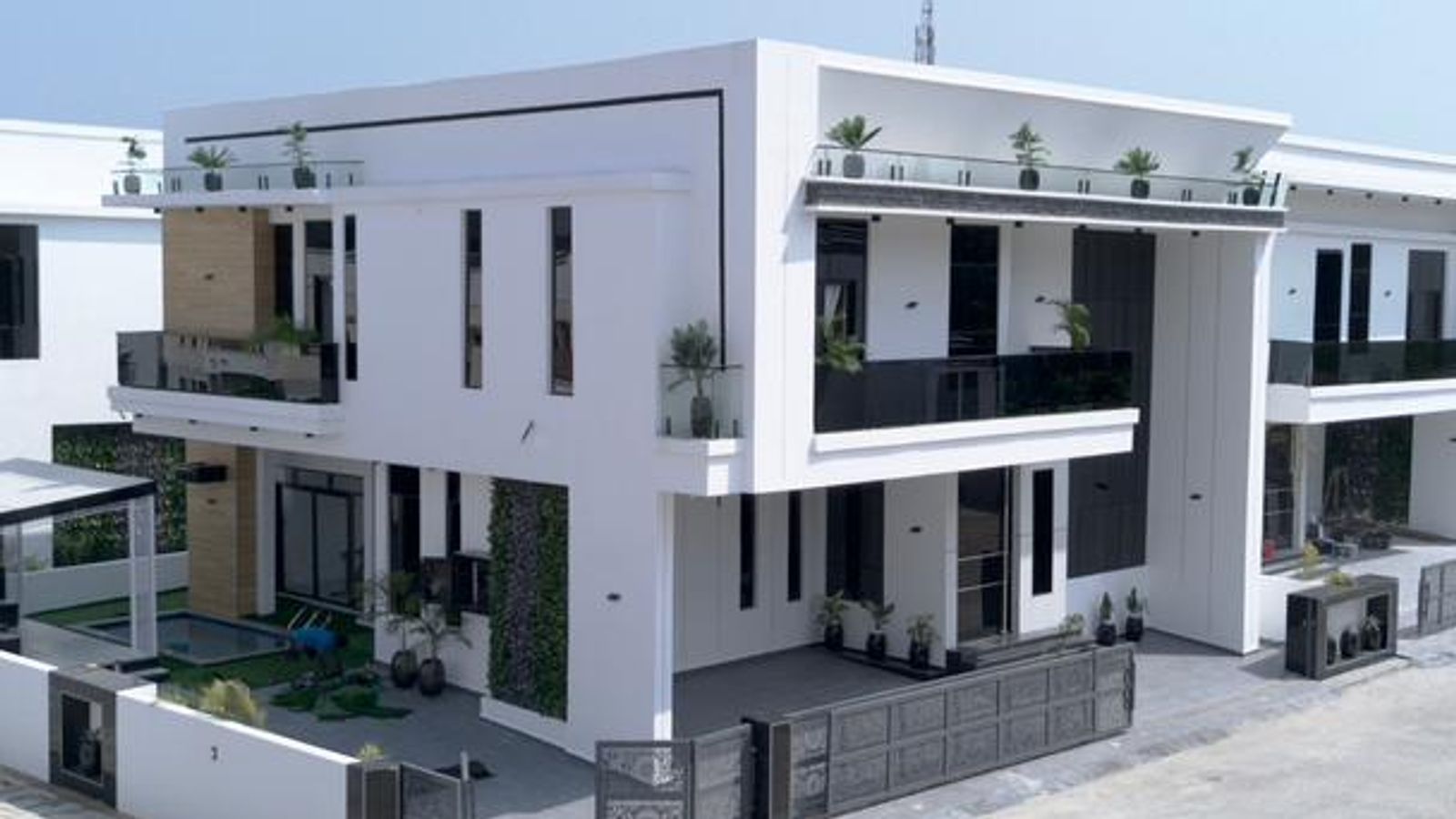 5 Bedroom Duplex
