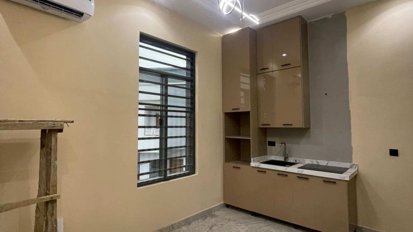5 Bedroom Fully Detached Duplex