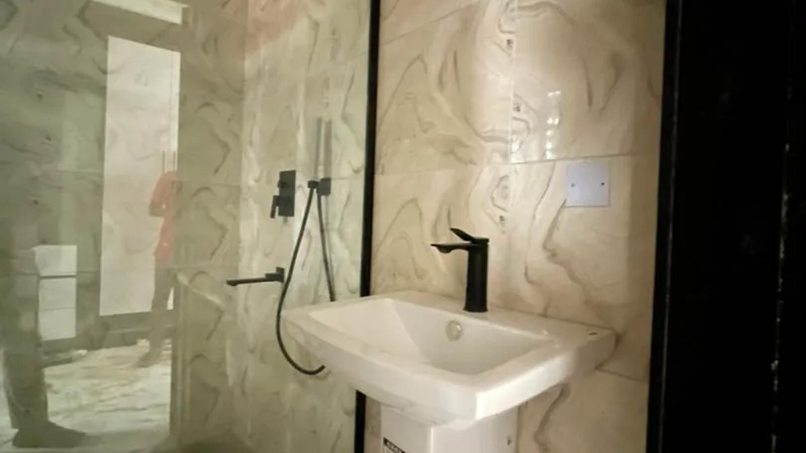 3 BEDROOM APARTMENT WITH BQ