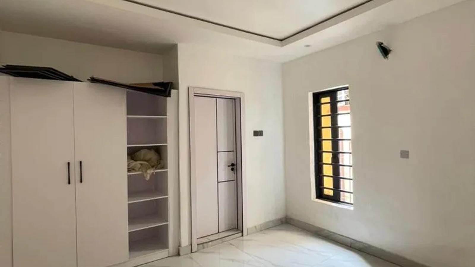 5 Bedroom Semi Detached Duplex