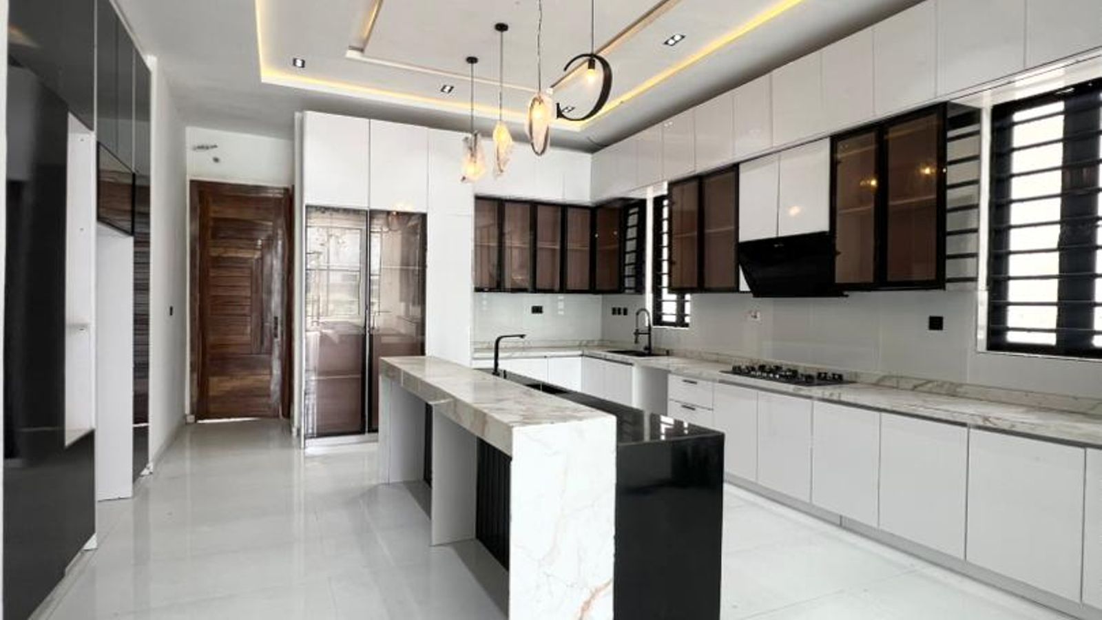 5 Bedroom Fully Detached Duplex