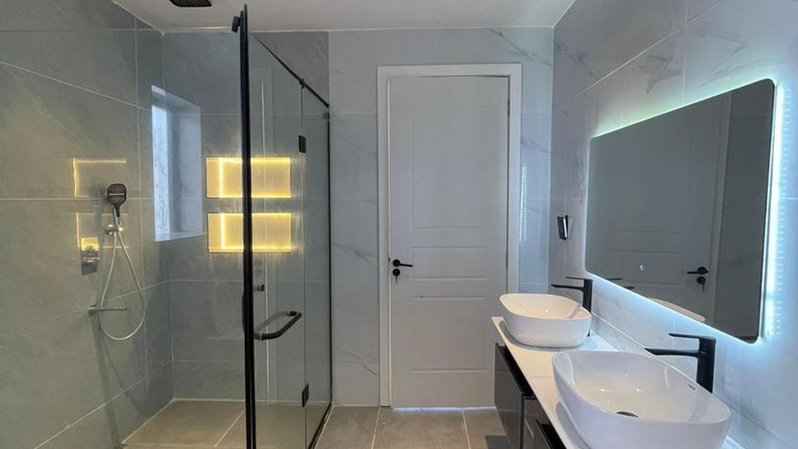 5 Bedroom Fully Detached Duplex