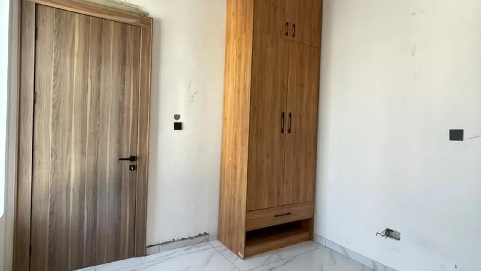 5 Bedroom Fully Detached Duplex