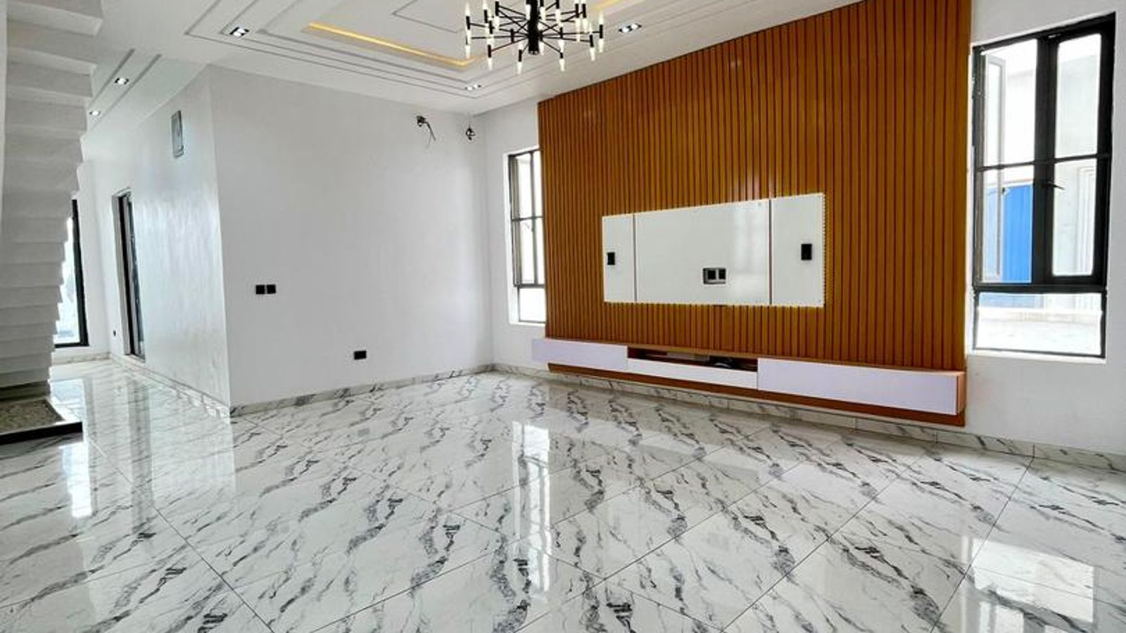 5 Bedroom Fully Detached Duplex