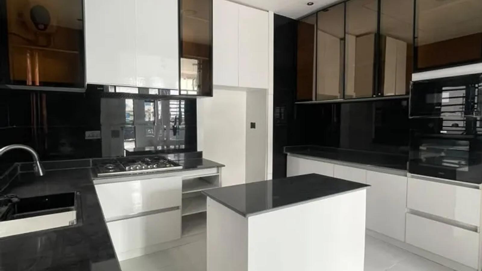 4 BEDROOM SEMI-DETACHED DUPLEX WITH BQ