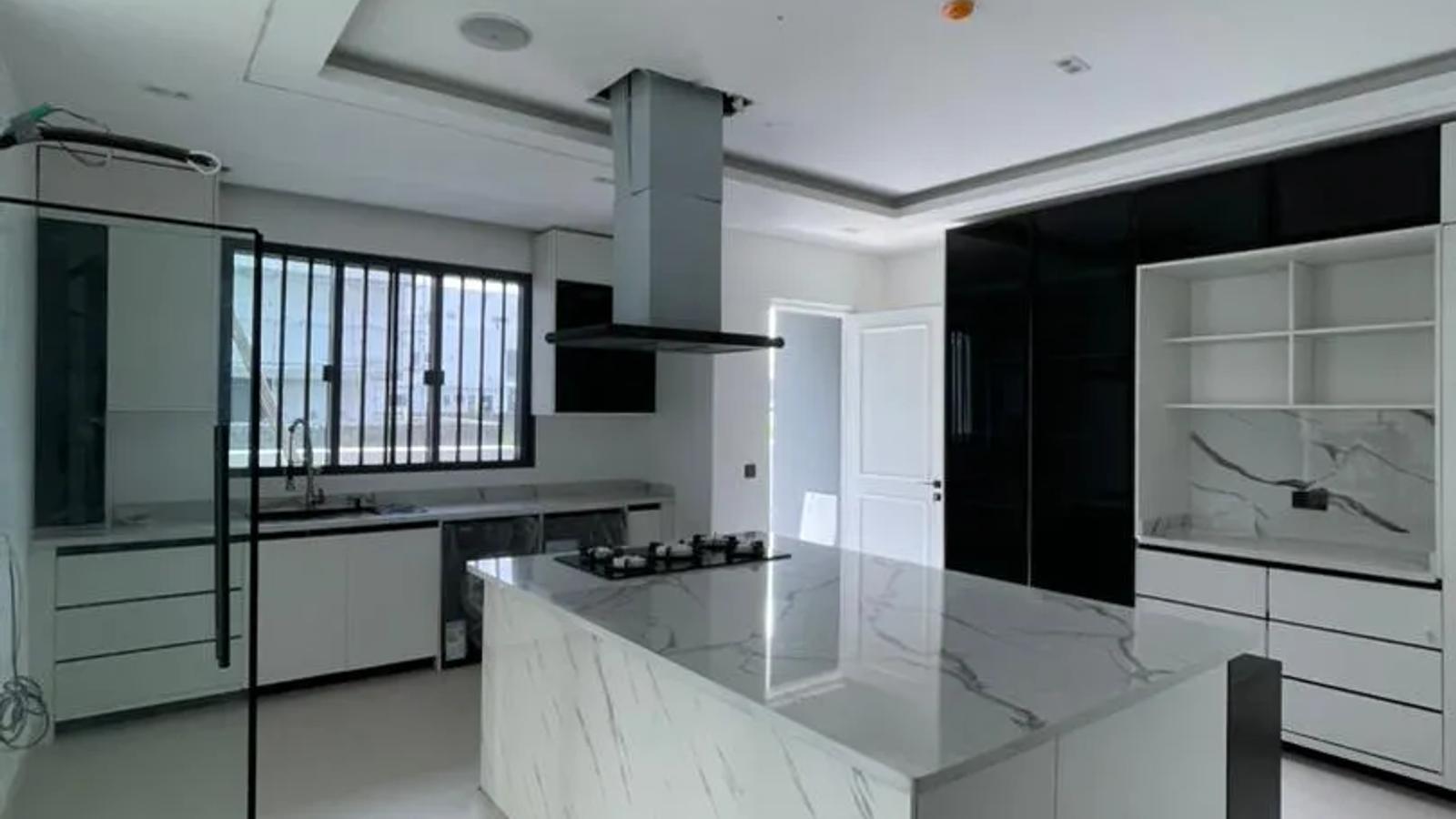 5 Bedroom Semi-Detached Duplex