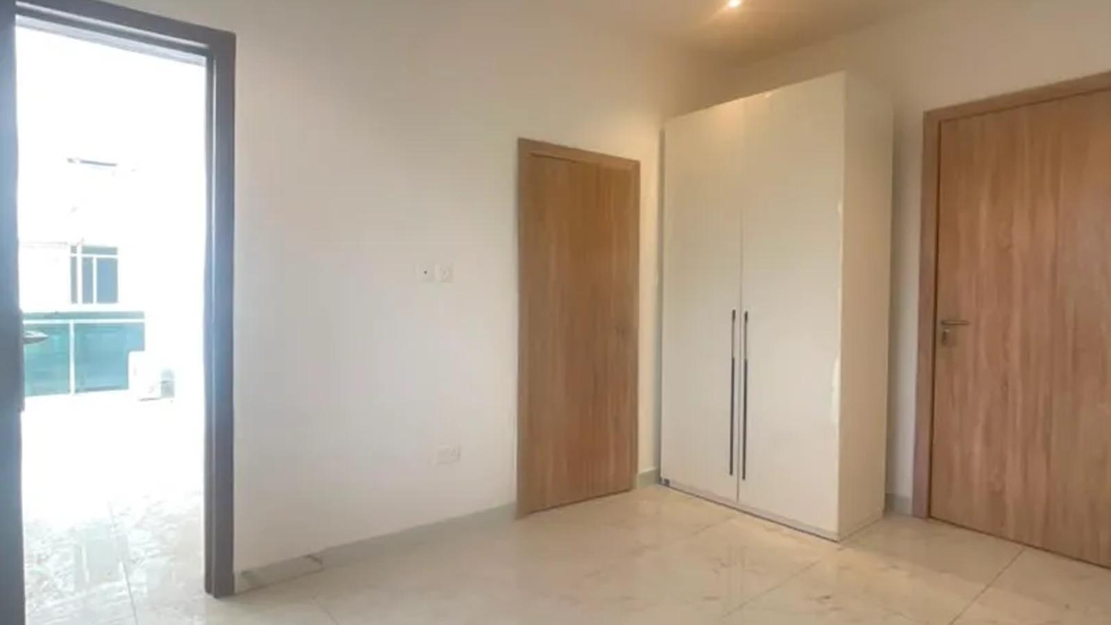 4 Bedroom Maisonette