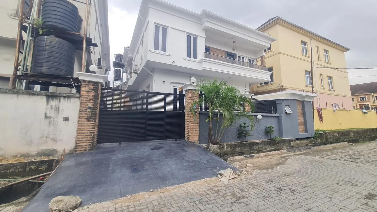 5 Bedroom Fully Detached Duplex