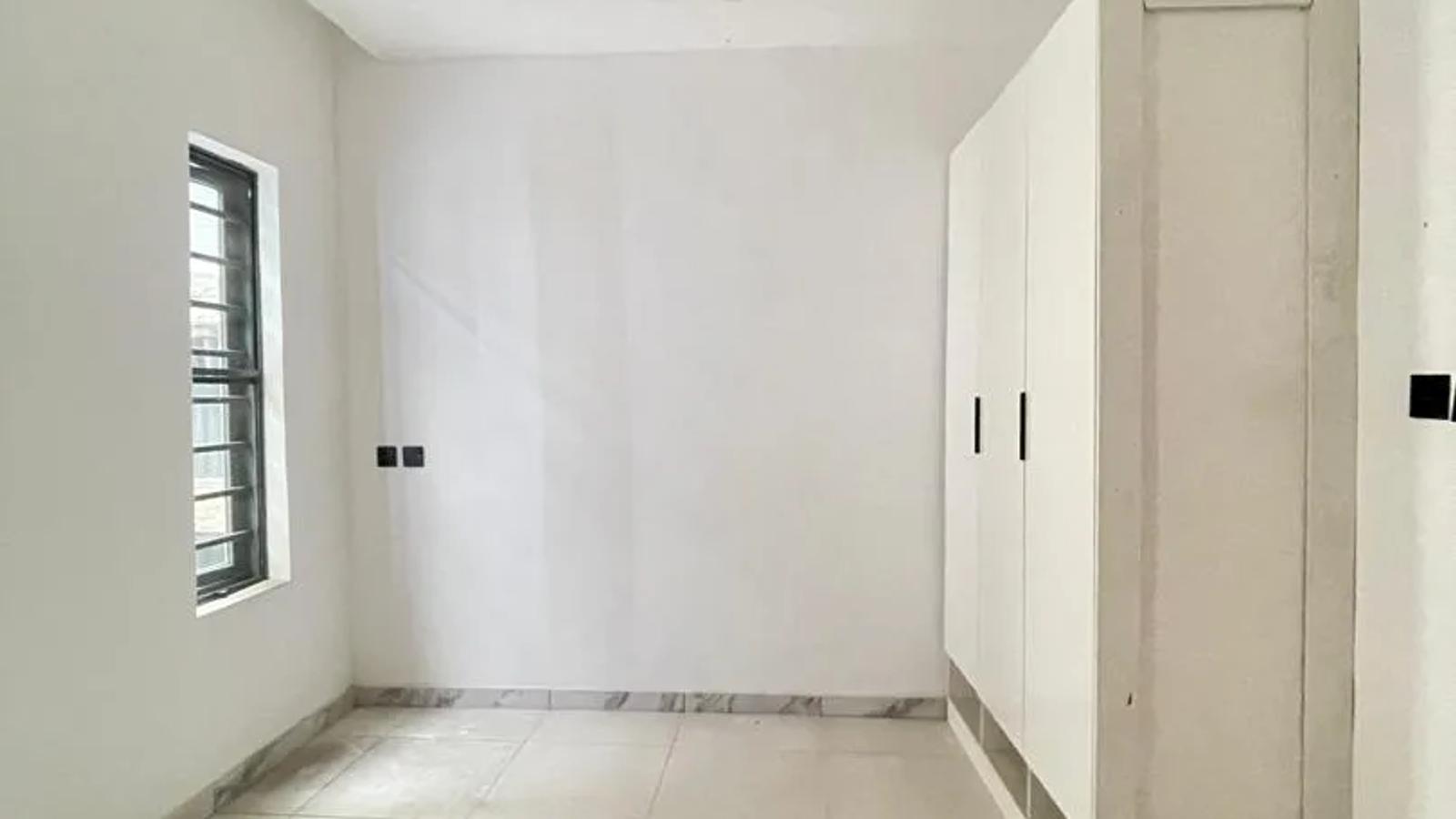 5 Bedroom Semi Detached Duplex