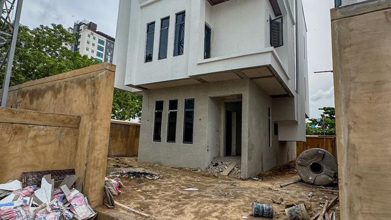 6 Bedroom Fully Detached Duplex