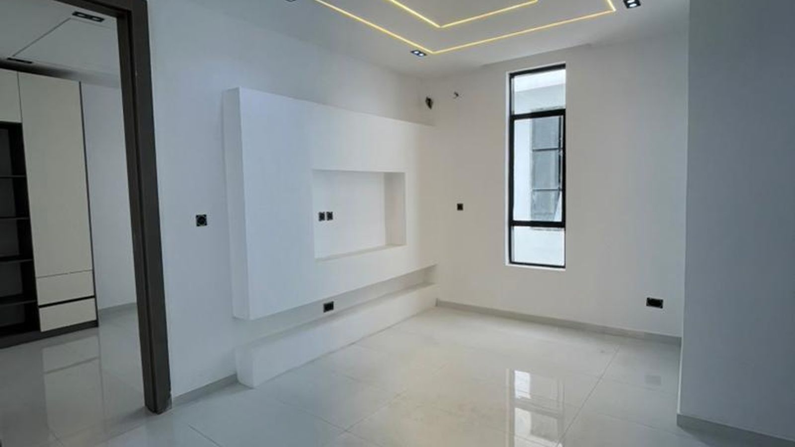 5 Bedroom Fully Detached Duplex