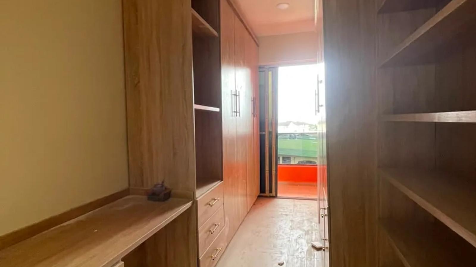 4 BEDROOM TERRACE WITH BQ