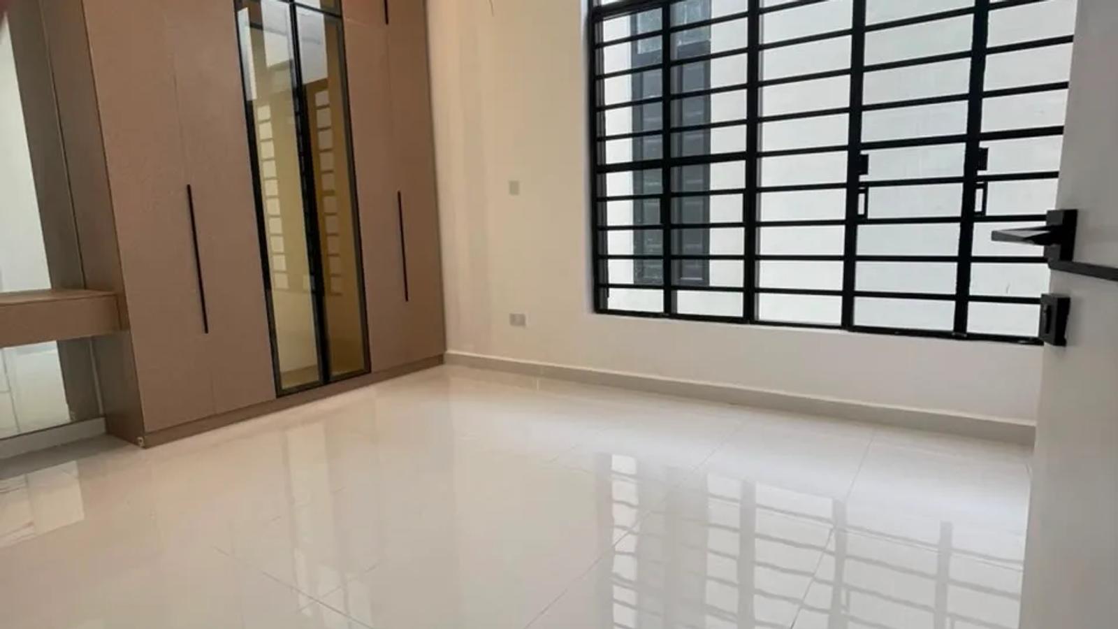5 Bedroom Fully Detached Duplex