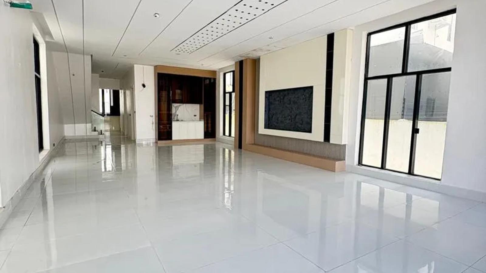 5 Bedroom Fully Detached Duplex