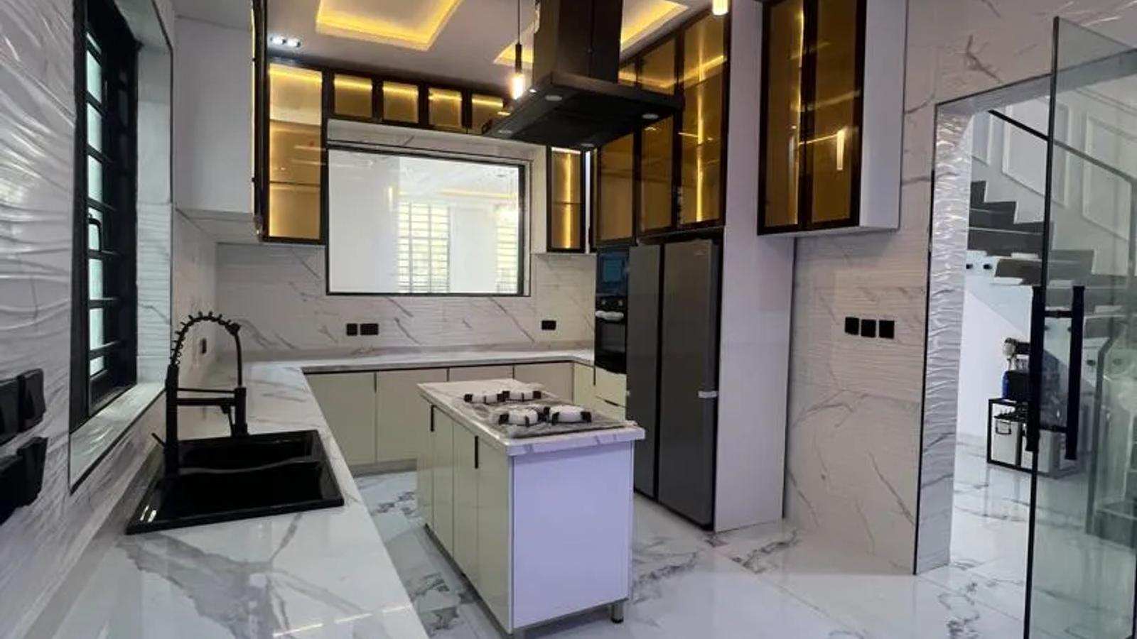5 Bedroom Fully Detached Duplex