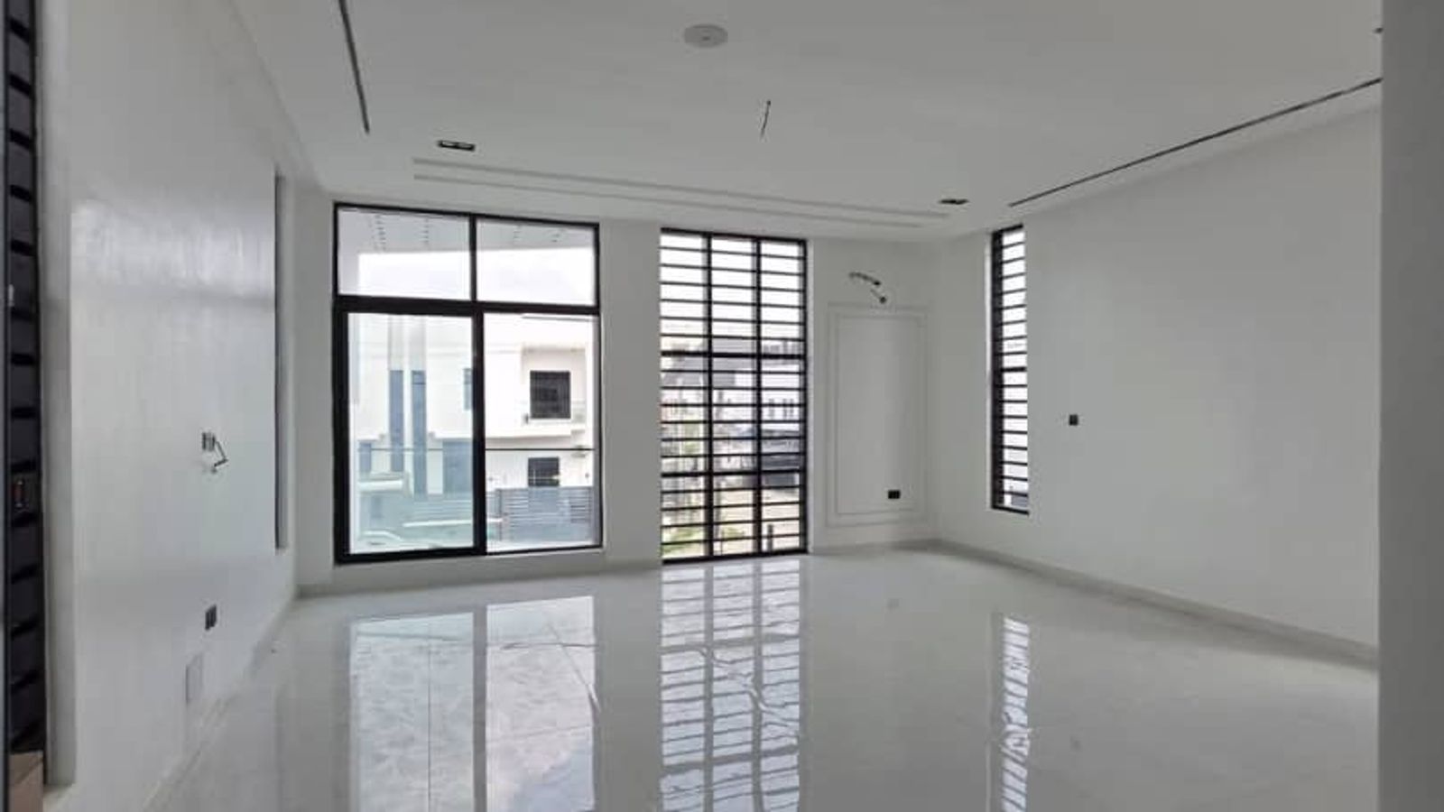 5 Bedroom Fully Detached Duplex