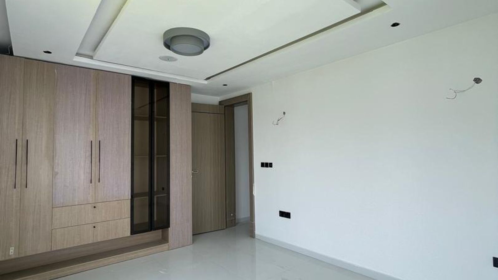 5 Bedroom Fully Detached Duplex