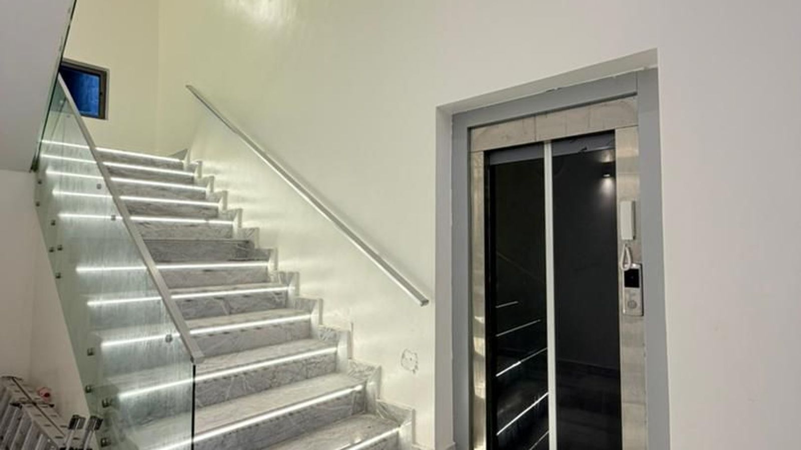 5 Bedroom Fully Detached Duplex