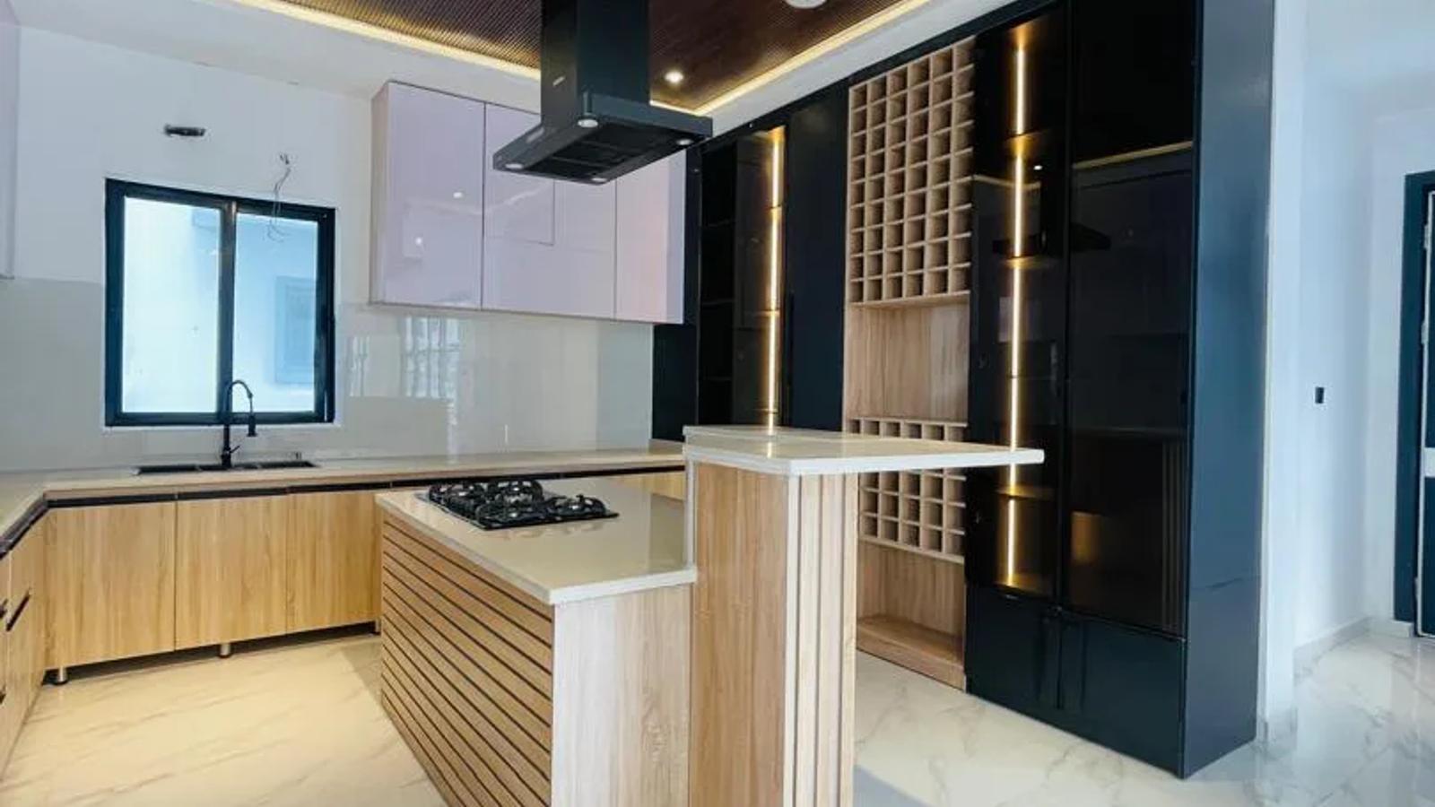 5 Bedroom Fully Detached Duplex