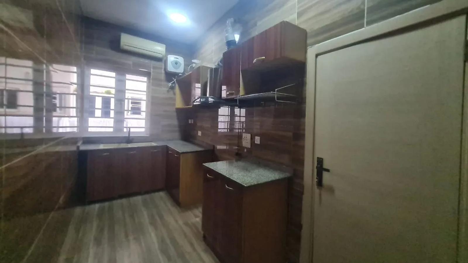 5 Bedroom Fully Detached Duplex